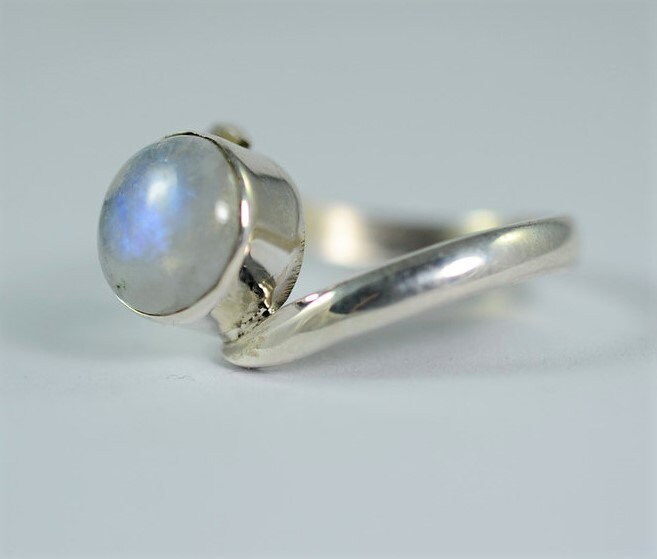 Grauer Mondstein Statement Ring 925 Sterling Silber Designer Band von BalajiJewels