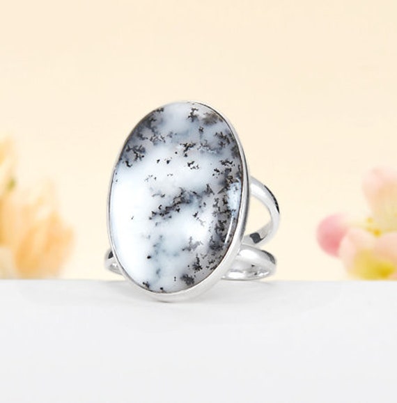 Handgefertigter Dendritenopal Ring Ovaler Edelstein, 925 Sterling Silber Doppelband von BalajiJewels