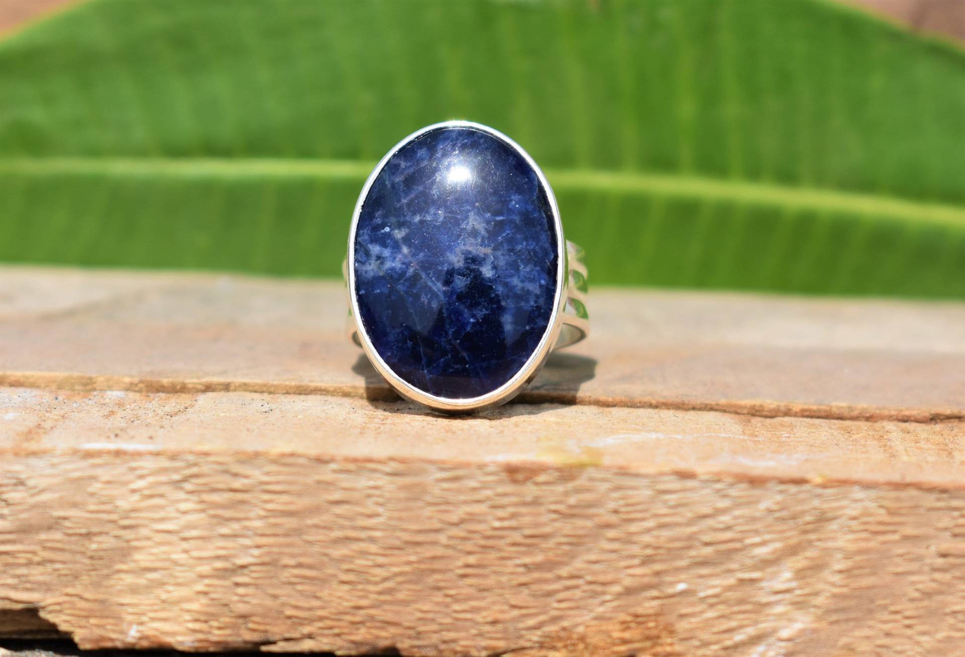 Handgefertigter Oval Sodalith Ring Edelstein 925 Sterling Silber von BalajiJewels