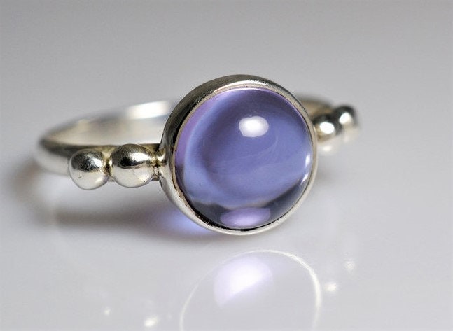 Handgefertigter Ovaler Amethyst-Ring 925 Sterling Silber Band von BalajiJewels