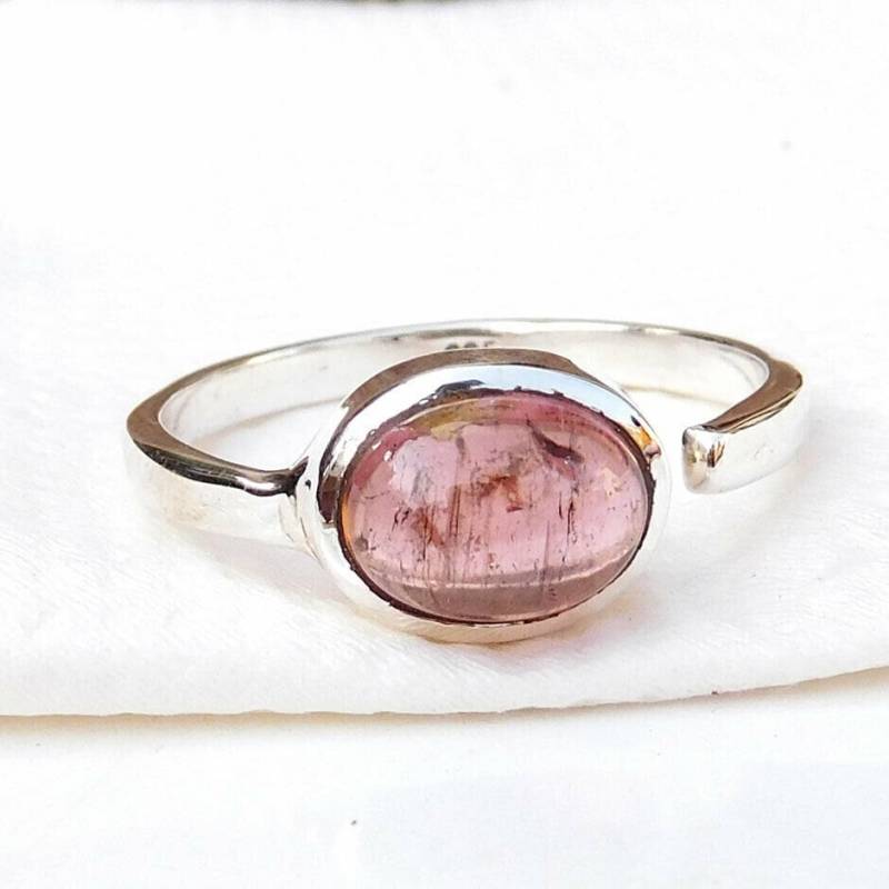 Handgefertigter Ovaler Granat Ring 925 Silber Band von BalajiJewels