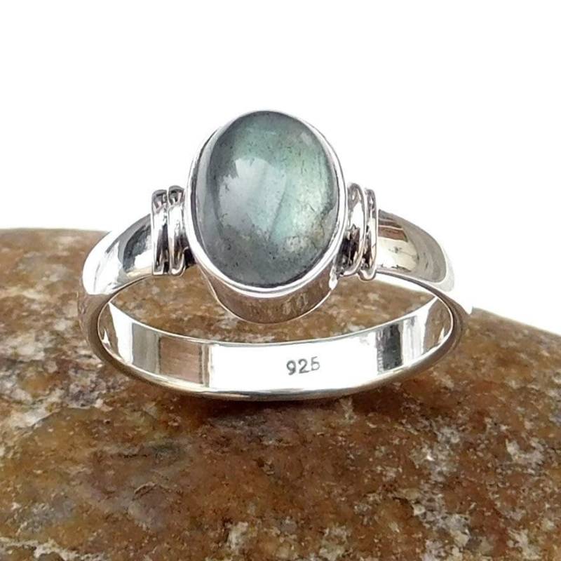 Handgefertigter Ovaler Labradorit-Ring 925 Sterling Silber Band von BalajiJewels