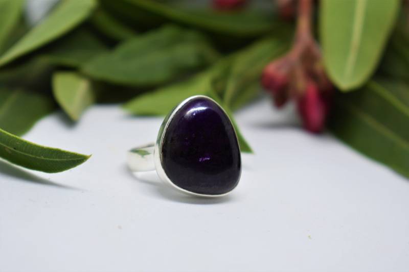 Handgemachte Dunkle Amethyst Sterling Silber Statement Ring von BalajiJewels