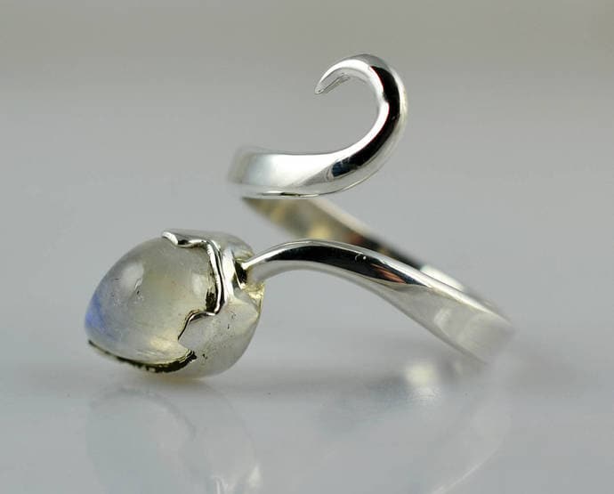 Handgemachte Regenbogen Mondstein Ring Sterling Silber Bezel Set Statement Schmuck von BalajiJewels