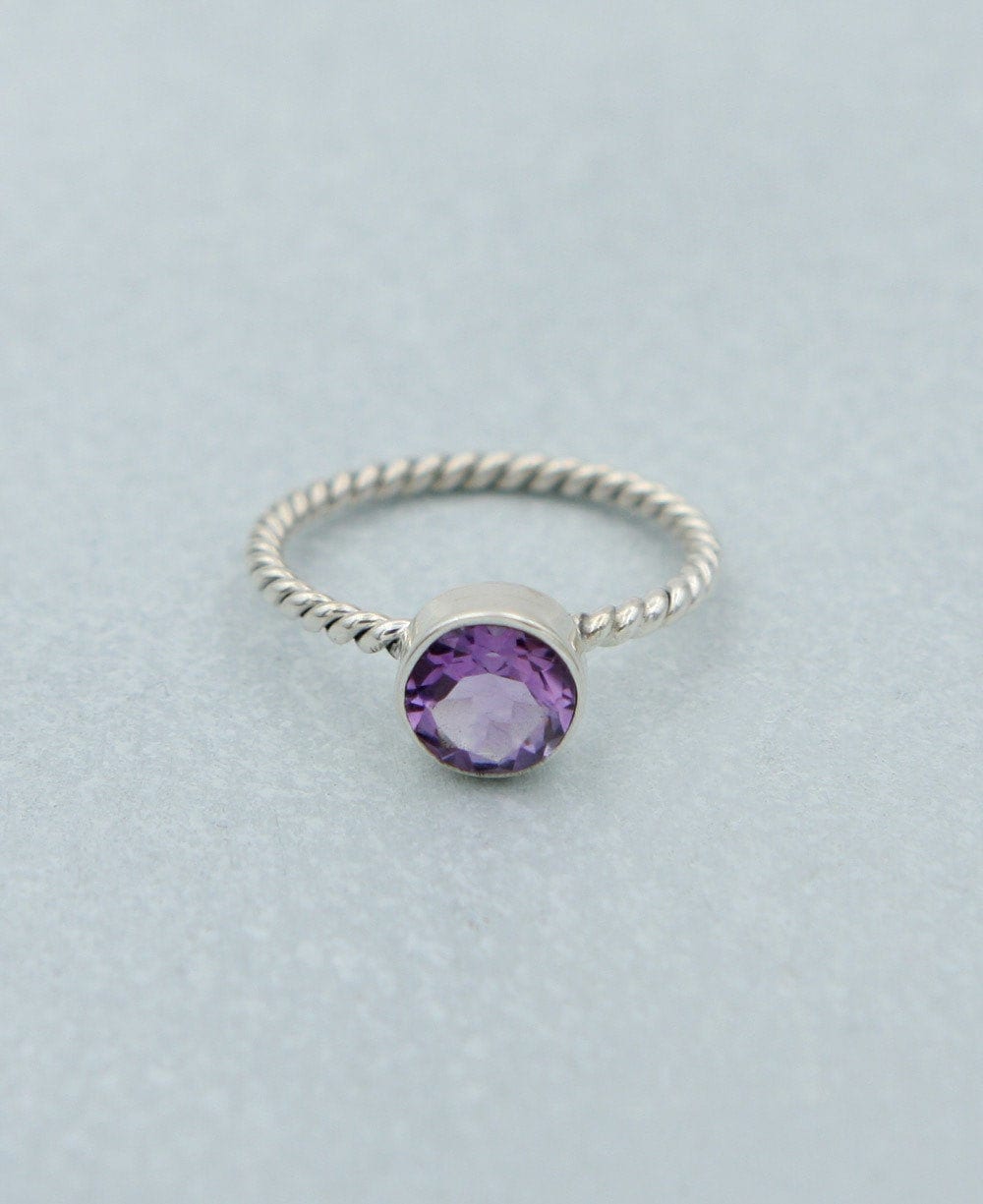 Handgemachter Amethyst Sterlingsilber Ring von BalajiJewels