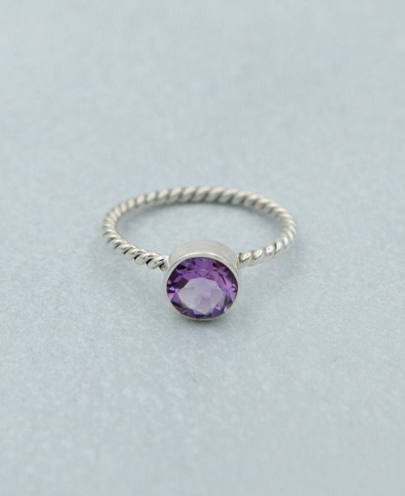 Handgemachter Amethyst Sterlingsilber Ring von BalajiJewels