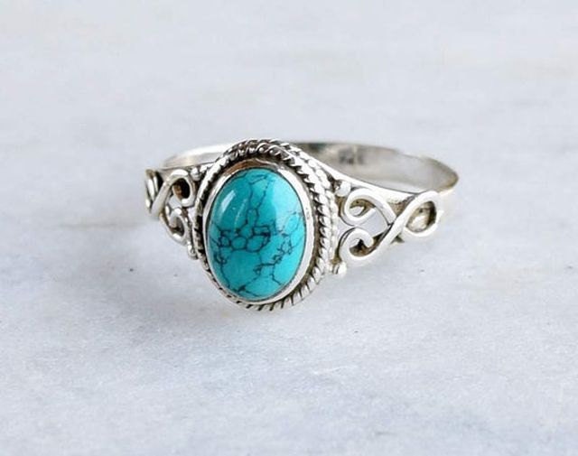 Handgemachter Blauer Türkis Ring Sterling Silber Twisted Bezel von BalajiJewels
