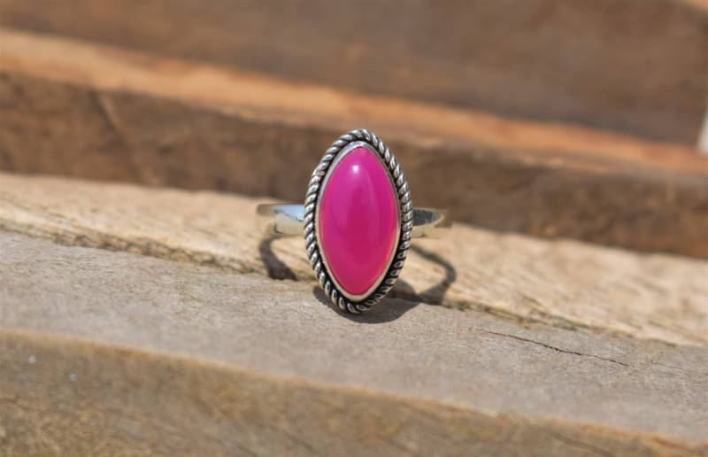 Handgemachter Marquise Pink Chalcedon Ring Sterling Silber Double Bezel von BalajiJewels