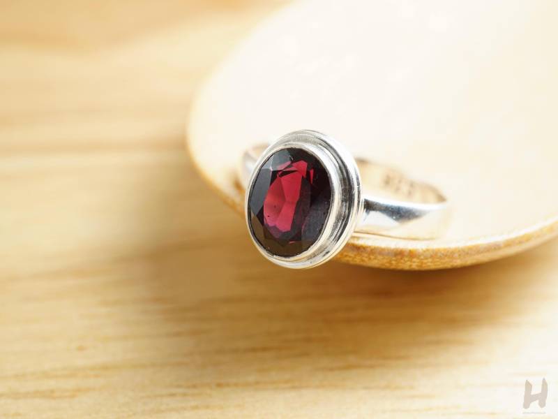 Handgemachter Oval Granat Ring Sterling Silber Hochzeitsschmuck von BalajiJewels