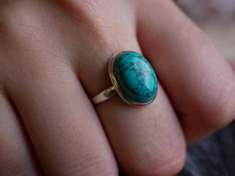 Handgemachter Ovaler Türkis-Ring 925 Sterlingsilber, Zierlicher Edelstein von BalajiJewels