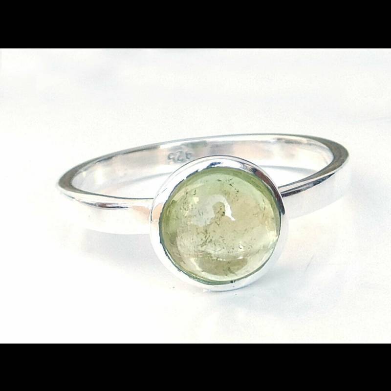 Handgemachter Sterling Silber Prehnit Ring Runder Grüner Edelstein von BalajiJewels