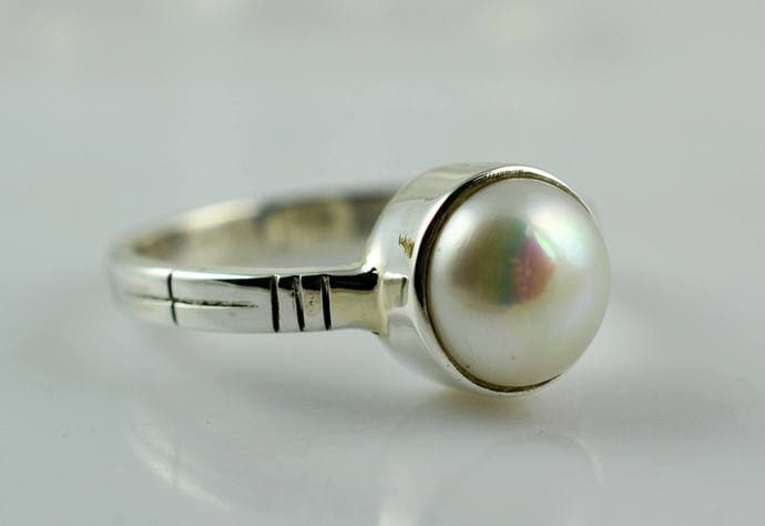 Handmade Oval Perlenring Sterling Silber Bezel Set Statement Ring von BalajiJewels
