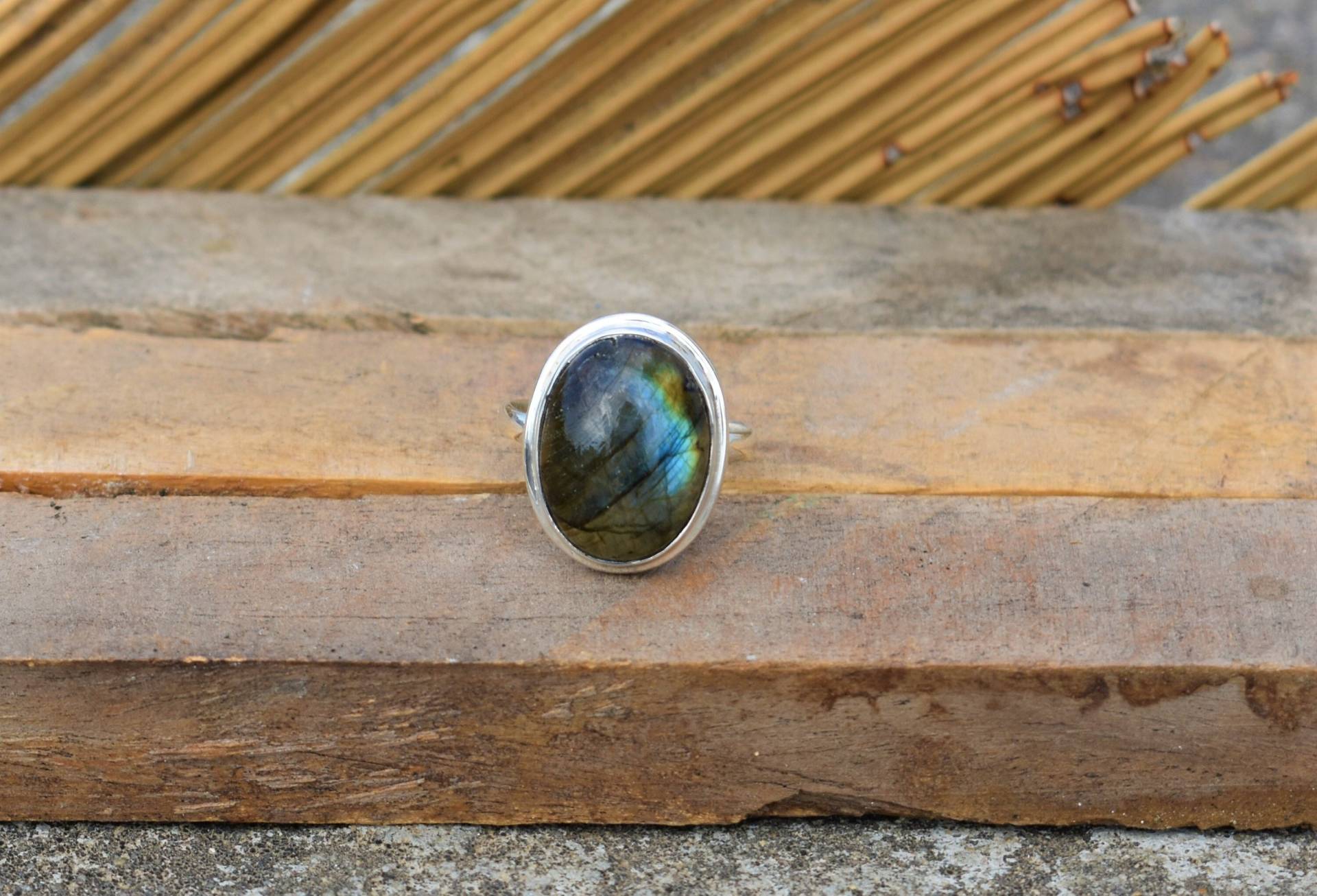 Oval Labradorit Ring Natürlicher Grüner Edelstein, Sterling Silber von BalajiJewels