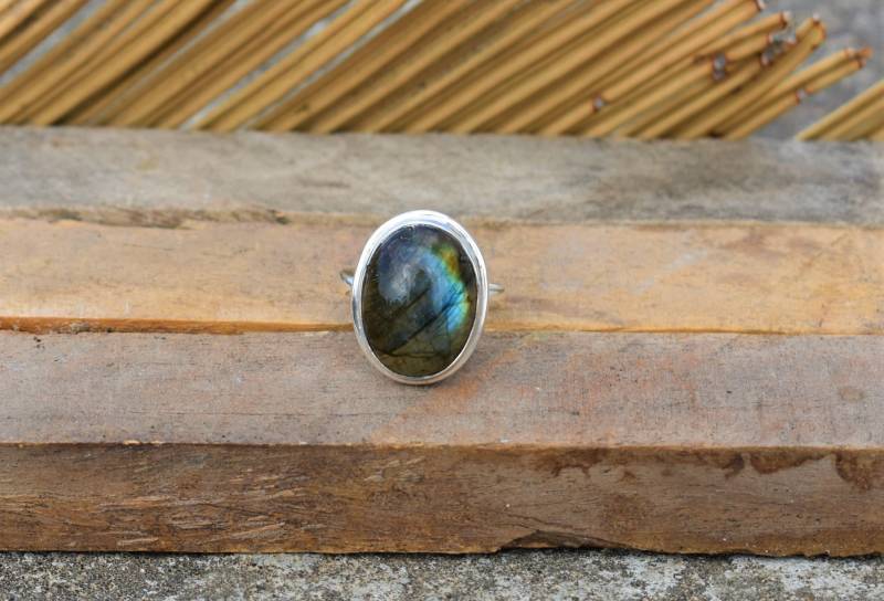 Oval Labradorit Ring Natürlicher Grüner Edelstein, Sterling Silber von BalajiJewels