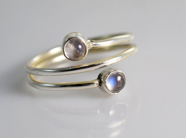 Regenbogen Mondstein Ring Sterling Silber Doppelband Statement Ring von BalajiJewels