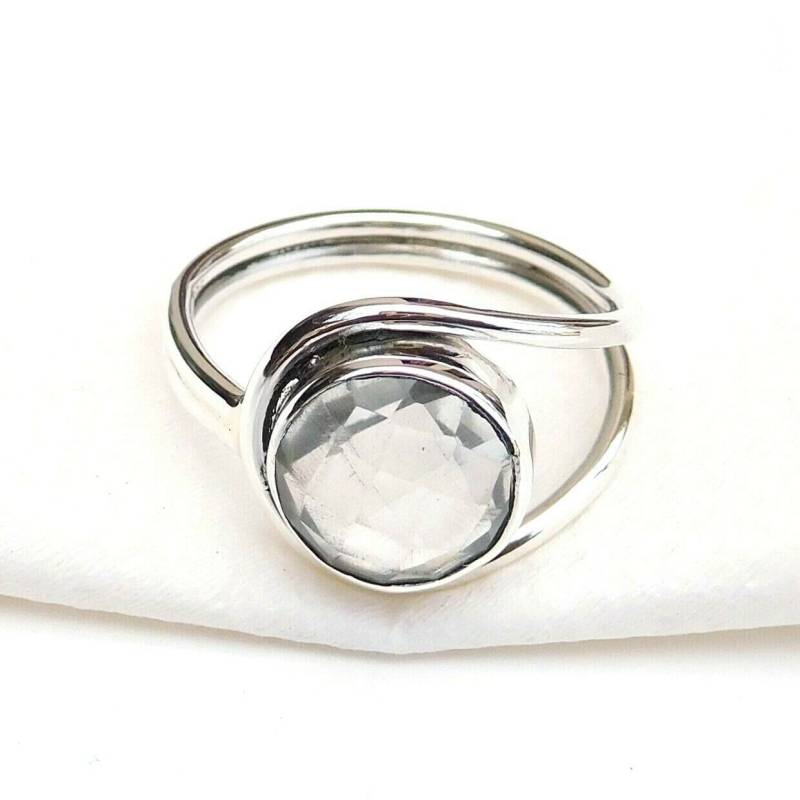 Weisser Kristall Ring Runder Edelstein, 925 Sterling Silber Band, Stapelbar von BalajiJewels