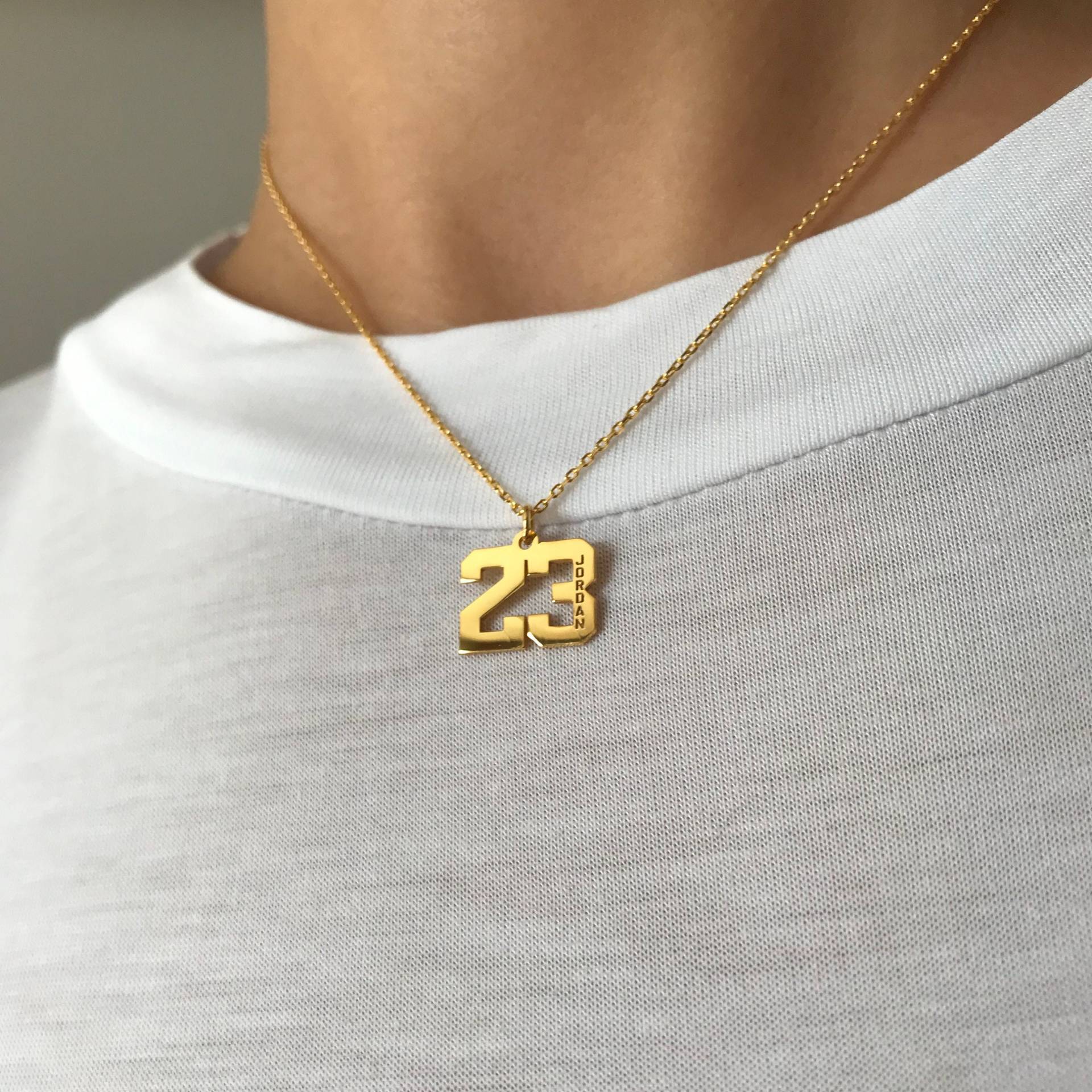 Halskette Für Jungen Sportfan, Baseball Anhänger, Erste Halskette, Personalisierte Nummer Silber Nummer, Gold Zierlich von BalerJewelry