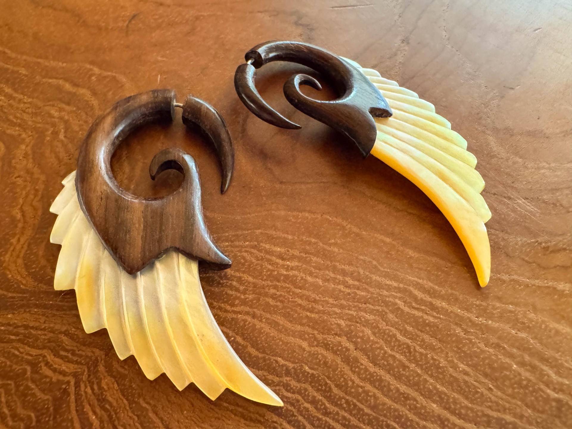 Bali Ear Hangers Carved Shell Wing Shaped Handmade Balinese Jewelry Bali Ear Hangers Carved Shell Wing Shaped Handmade Balinese Jewelry von BaliMoonSilver