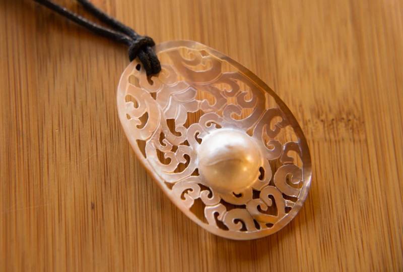 Bali Pearl in Ocean Shell Pendant Personalised Gift Bali Pearl in Ocean Shell Pendant Personalised Gift von BaliMoonSilver