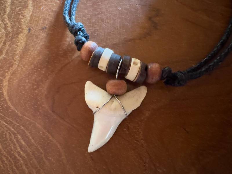 Shark Teeth Pendant Shark Teeth Pendant von BaliMoonSilver