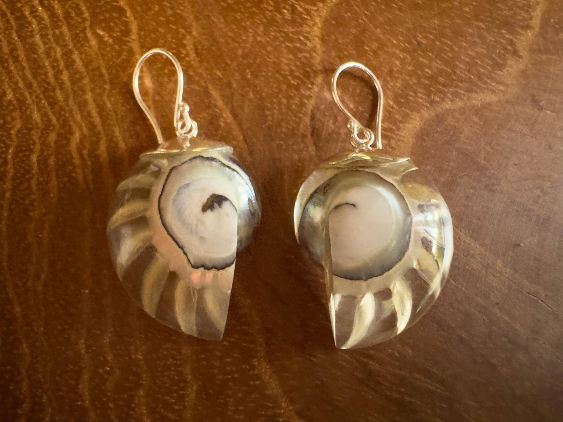 White Nautilus Shell Earrings Bali Handmade Ocean Shell Sterling Silver White Nautilus Shell Earrings Bali Handmade Ocean Shell Sterling Silver von BaliMoonSilver