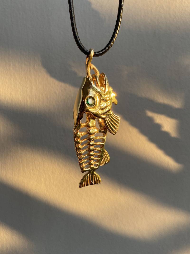 Anhänger Vergoldung Fisch Sterling Silber Grün Zirkon Halskette Beinhaltet Markenverpackung Sonnen Stil Schmuck Design Handmade Aus Bali von BaliSilverSun
