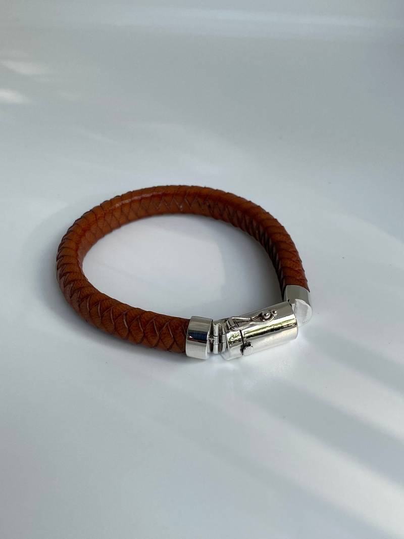 Armband Brauner Leder Armreif Sterlingsilber Verschluss Beinhaltet Markenverpackung Silber Sun Style Schmuck Design Handmade Aus Bali von BaliSilverSun