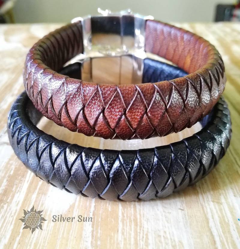 Armband Leder Sterling Silber Verschluss Schwarz Und Braun Farbe Beinhaltet Markenverpackung Sonnen Stil Schmuck Design Handmade Aus Bali von BaliSilverSun
