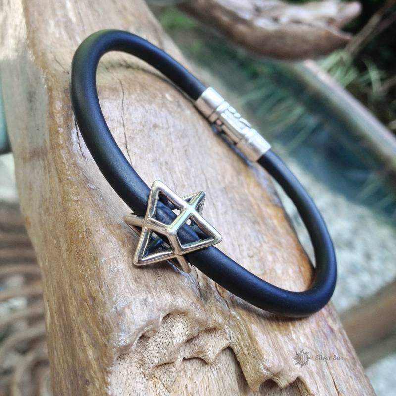 Armband Sterling Silber Stern Merkaba Heilige Geometrie Schwarz Kautschuk Sonnen Stil Armreif Schmuck Design Jede Größe Handgefertigt Aus Bali von BaliSilverSun