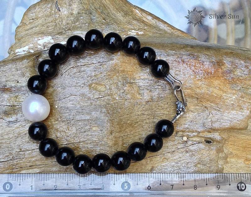 Armband Weiß Süßwasserperlen Kugel Durchmesser 12 Mm Schwarz Onyx Sterling Silber Verschluss Sonnen Stil Schmuck Design Handmade From Bali von BaliSilverSun