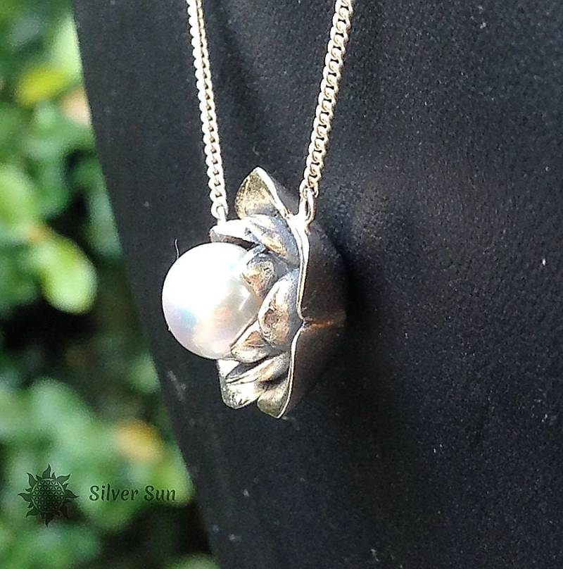 Halskette Lotus Sterling Silber Kette 48-50 cm Anhänger Süsswasser Grau Perlen Sonnen Stil Schmuck Design Handmade From Bali von BaliSilverSun