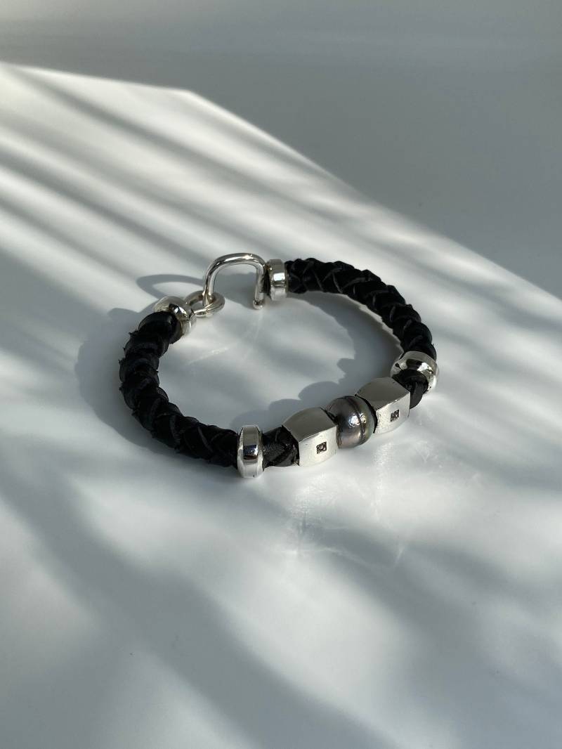 Nur Ein Happy Horseshoe Armband Sterling Silber Tahiti Seeperle Schwarzes Leder Diamanten Sonnenstil Schmuckdesign Handgefertigt Aus Bali von BaliSilverSun