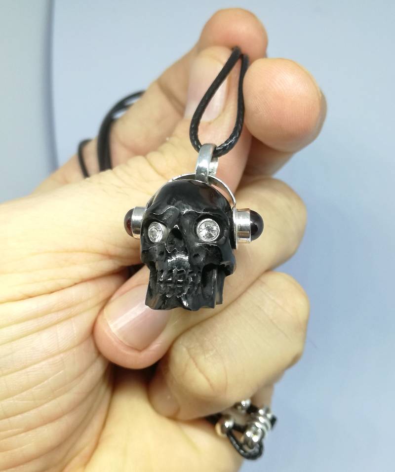 Nur Ein Knochen Totenkopf Anhänger Augen Silber Weiß Topas Kopfhörer Orissa Rot Granat Stein Handgemacht Sterling Design Schmuck von BaliSilverSun