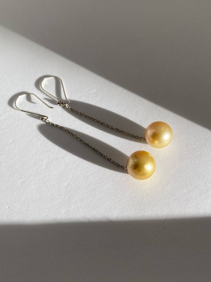 Nur Eine Gold Perlen Südsee Ohrringe Sterling Silber | Inklusive Markenverpackung Sun Style Schmuckdesign Handgefertigt Aus Bali von BaliSilverSun