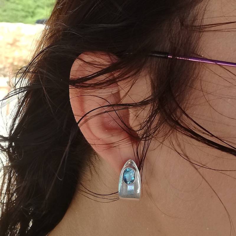Ohrringe Sterling Silber Blau Topas Stein Schmuck Design Beinhaltet Markenverpackung Sonnen Stil Handgefertigt Aus Bali von BaliSilverSun