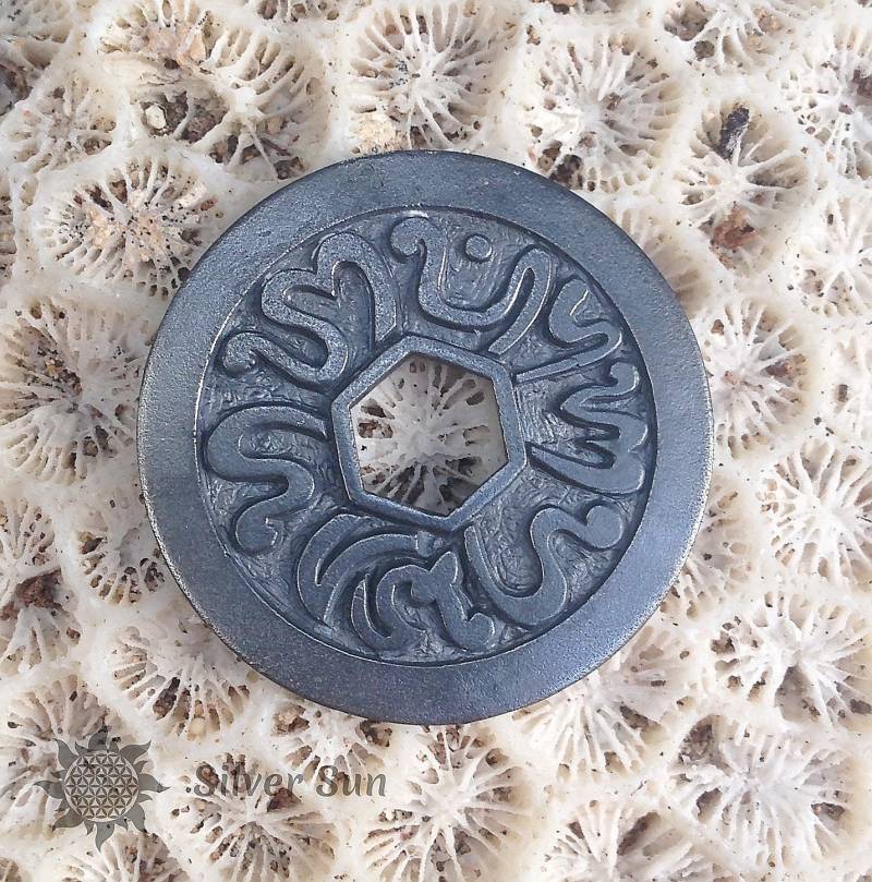 Old Style Bali Sterling Silber Schwarz Münze Anhänger Sun Schmuck Design Handgefertigt Aus Beinhaltet Markenverpackung von BaliSilverSun