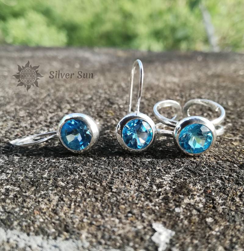 Set Ring Und Ohrringe Sterling Silber Blau Topas Stein Durchmesser Jeden Regulierten Schmuck Design Sonnen Stil Handgefertigt Aus Bali von BaliSilverSun