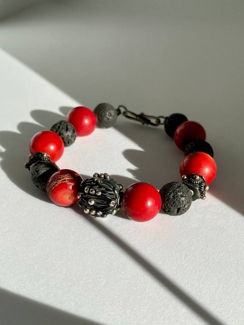 Sterling Silber Kugel Perle Rot Koralle Lava Stein Armband Beinhaltet Markenverpackung Sonnen Stil Schmuck Design Handgefertigt Aus Bali von BaliSilverSun