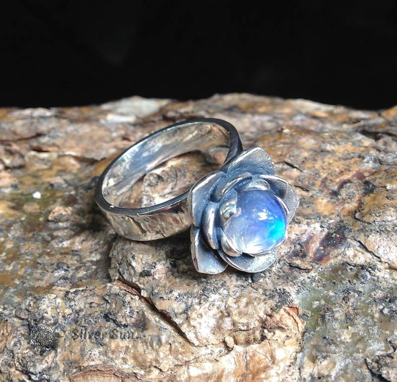 Sterling Silber Und Mondstein Lotus Ring Innendurchmesser Jeden Regulierten Schmuck Design Sonnen Stil Handgefertigt Aus Bali von BaliSilverSun