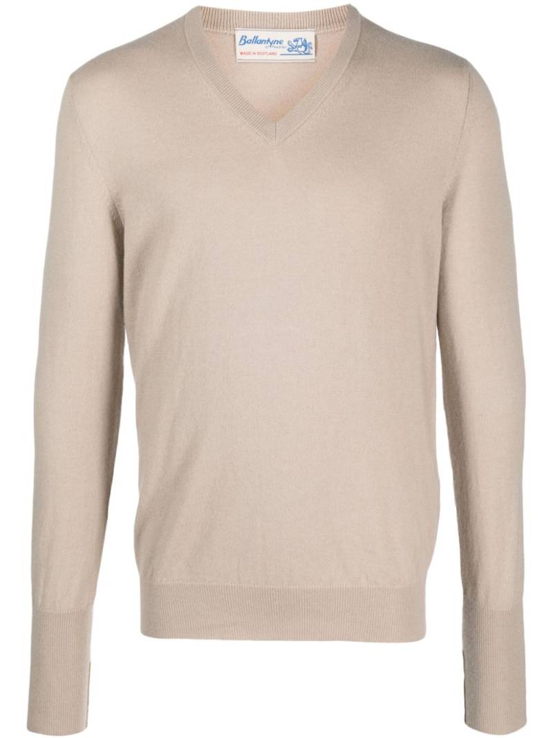 Ballantyne Kaschmirpullover mit V-Ausschnitt - Nude von Ballantyne