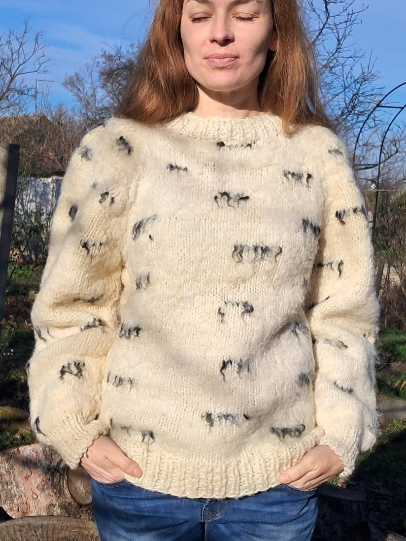 Grobstrick Handgestrickter Pullover Kuschliger Warmer Wollpullover Handgefertigt Mit Puffärmeln von BalthazarVintage