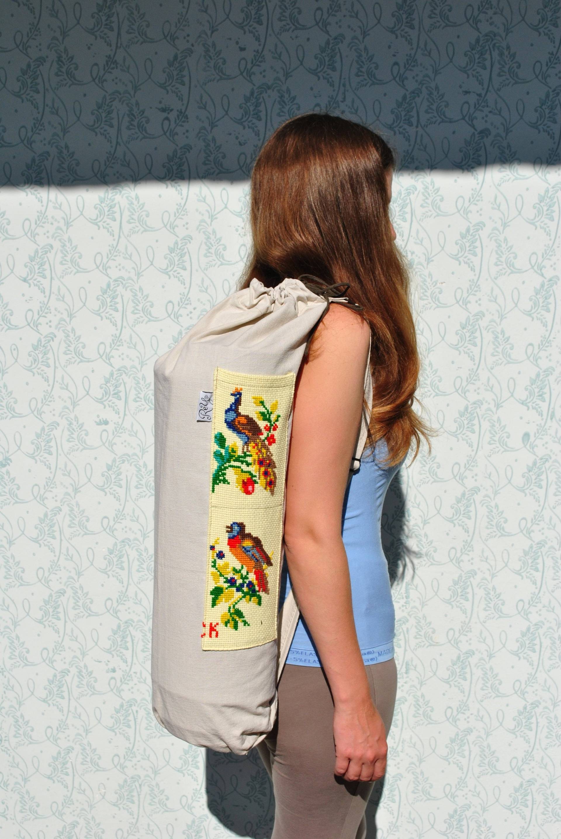 Bestickte Yoga Tasche Aus Baumwolle Mit Vogel Kreuzstich von BalthazarVintage