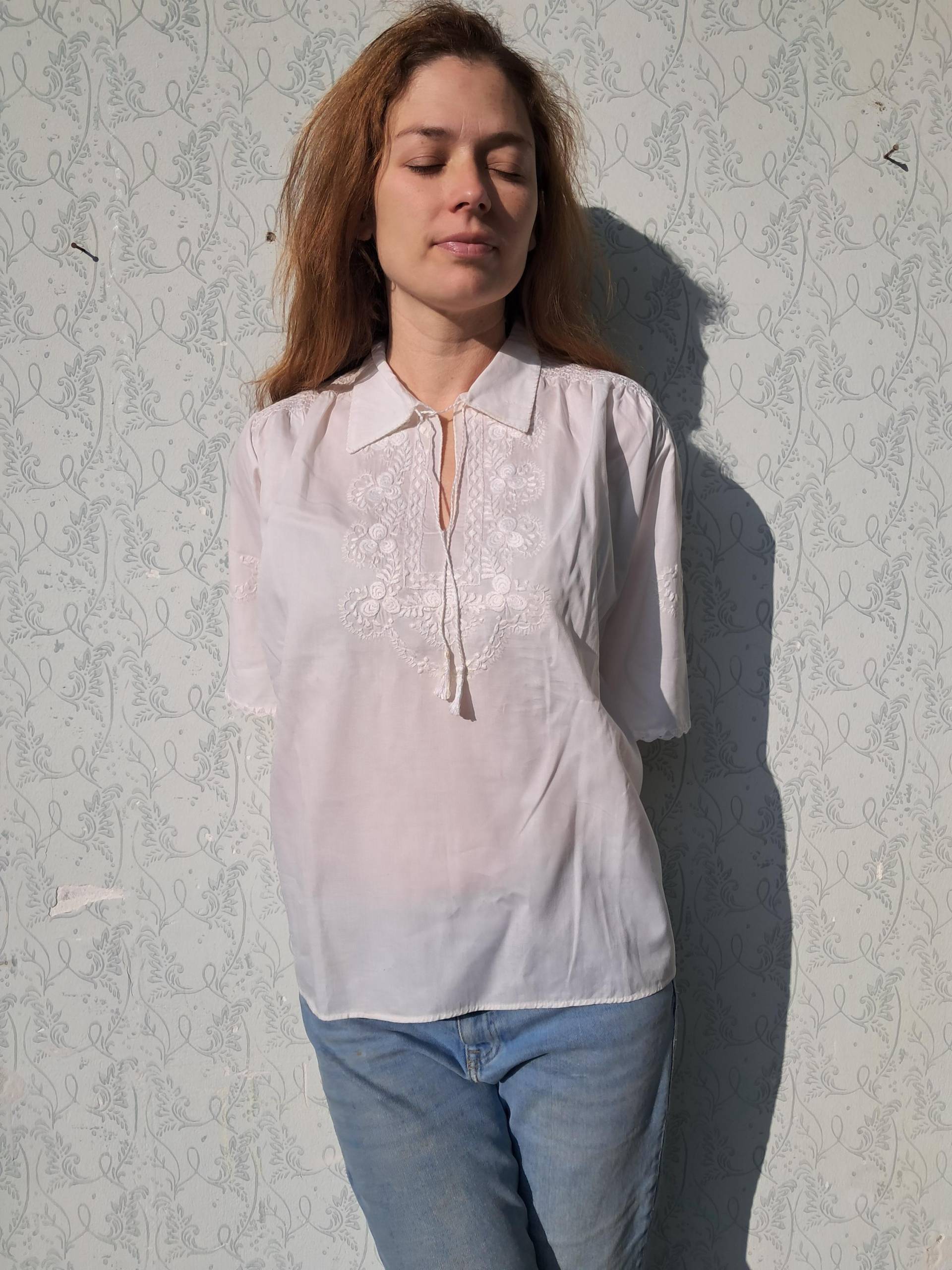 Weiße Bestickte Bluse 70Er Jahre Handgefertigte Bauernbluse von BalthazarVintage