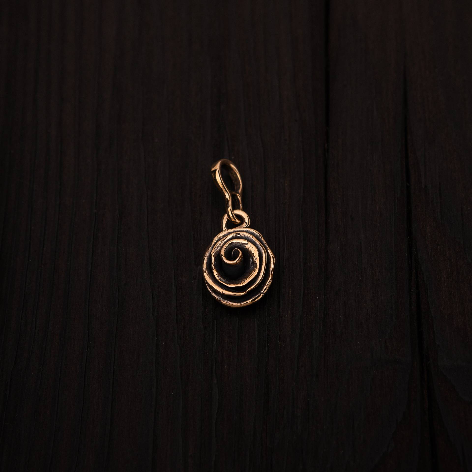 Bronze Rose Anhänger || | Kleine Floraler Schmuck Kleiner Eleganter Rosenanhänger Geschenk Für Sie Blume Bronze Rose Anhänger || | Kleine Floraler Schmuck Kleiner Eleganter Rosenanhänger Geschenk Für Sie Blume von BalticJewelryLatvia