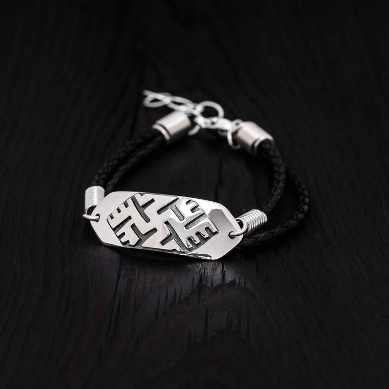 Silberfarbenes Lederarmband Mit Glückskreuz || Rotes Etno Armband Geschenk Für Paare Paar Herren Silberfarbenes Lederarmband Mit Glückskreuz || Rotes Etno Armband Geschenk Für Paare Paar Herren von BalticJewelryLatvia