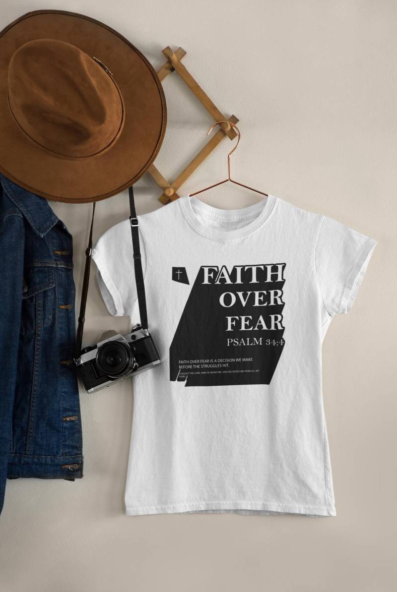 T-Shirt Christlicher Spruch Glaube Statt Angst | Psalm 344 Damen Oder Herren von BalticShirtshop
