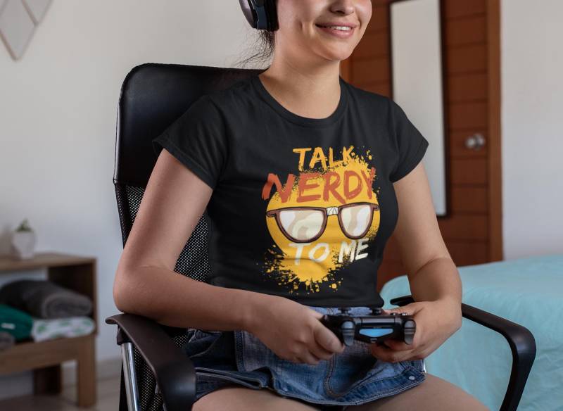T-Shirt Frauen Nerd Talk Nerdy To Me Brille von BalticShirtshop