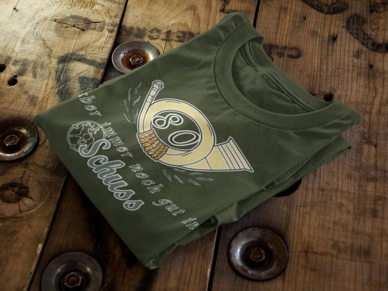 T-Shirt Jäger Geburtstag Jagd Spruch Immer Noch Gut in Schuss Personalisierbar Khaki von BalticShirtshop
