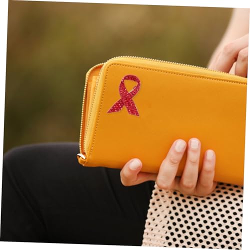 Baluue Rhinestone Brosche Rote Schleife Brustkrebs Awareness Anstecknadel aus Legierung Schmuck für Weltkrebstag Damen Kleidung Accessoire Unterstützungs symbol von Baluue