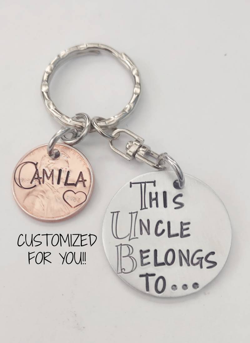 Dieser Onkel Gehört Zum Schlüsselbund, Penny Münze Benutzerdefinierte Schlüsselanhänger, Handgestempeltes Geschenk Von Neffen Oder Nichte von BamBamKreations